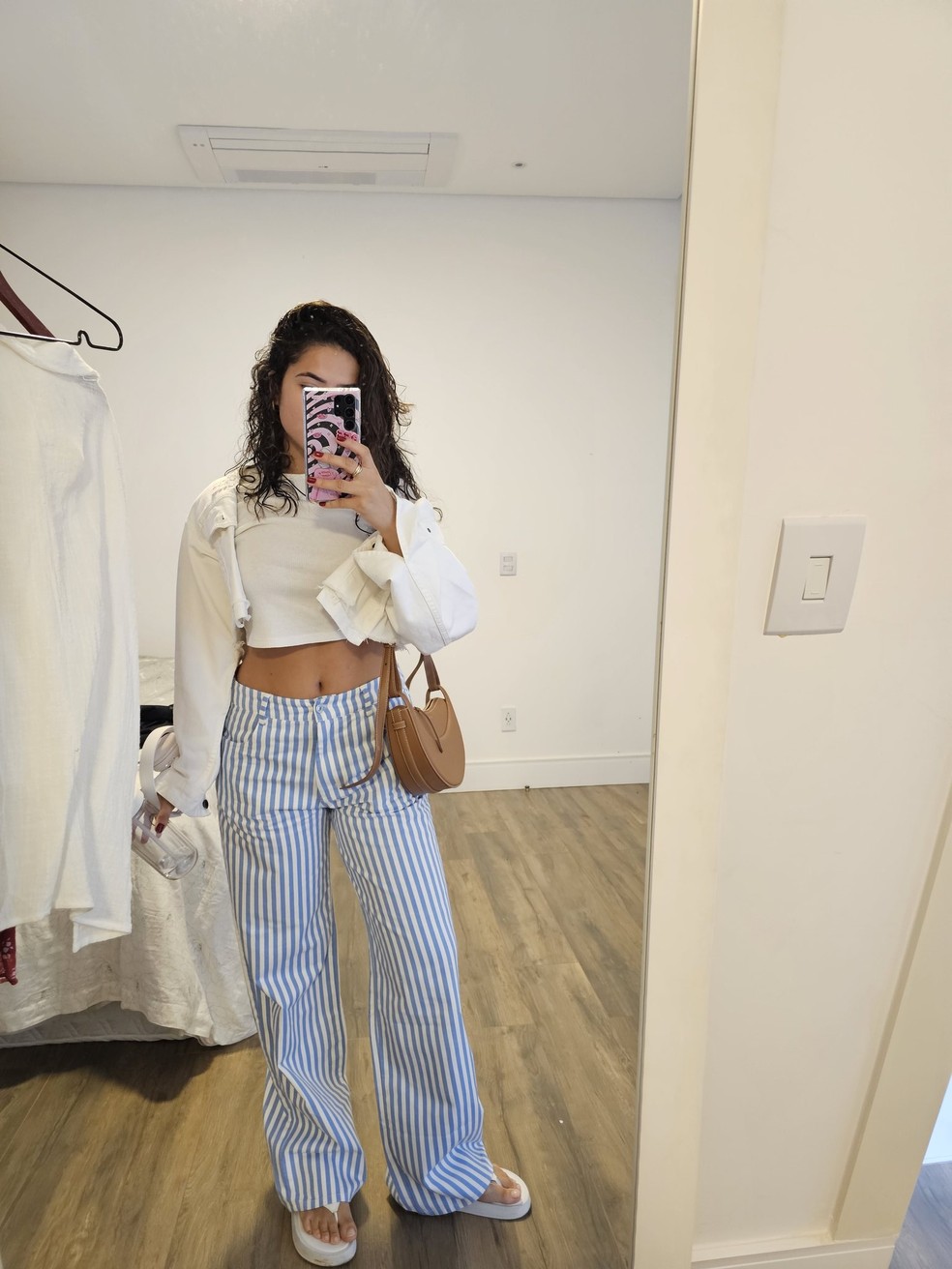 Maisa Silva passa primeira noite morando sozinha — Foto: Instagram
