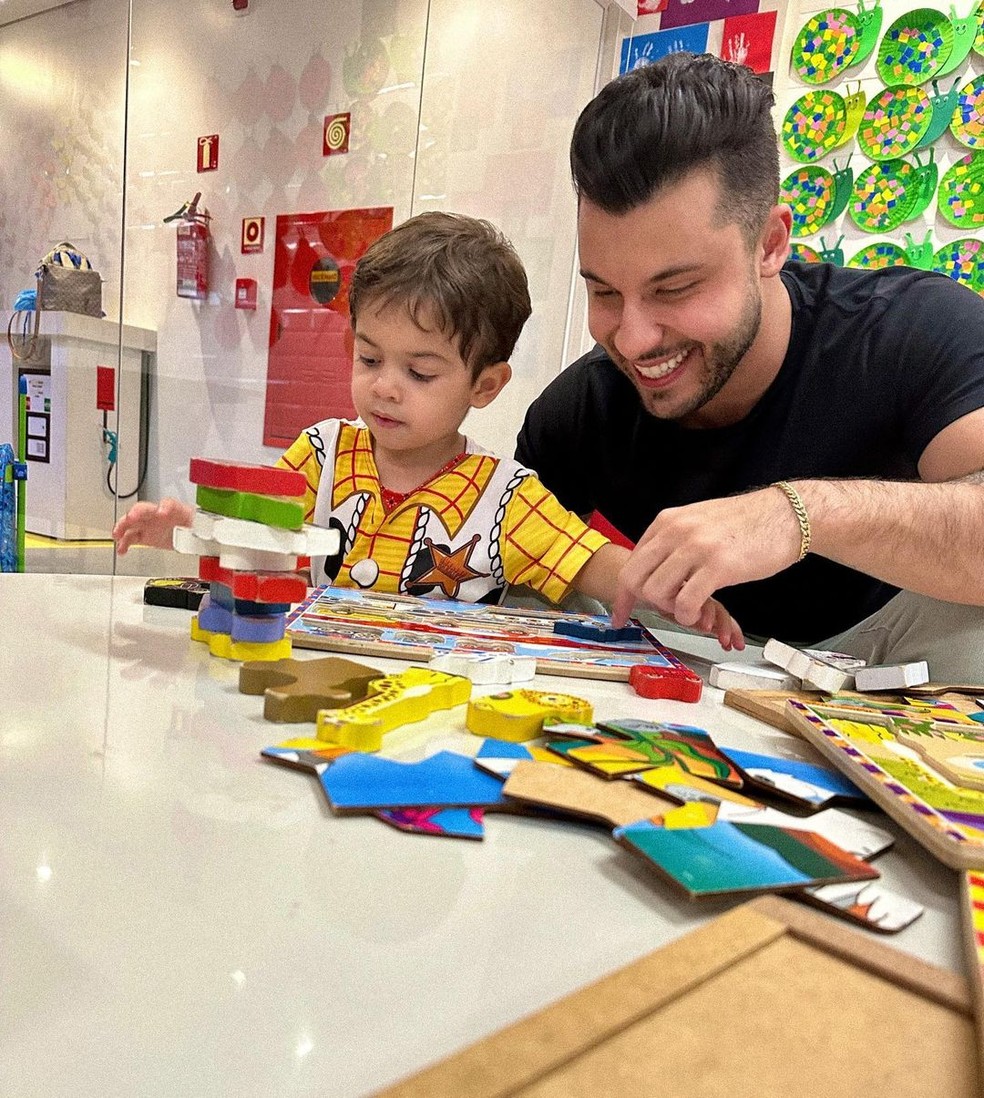 Murilo Huff e o filho, Léo — Foto: Reprodução/Instagram