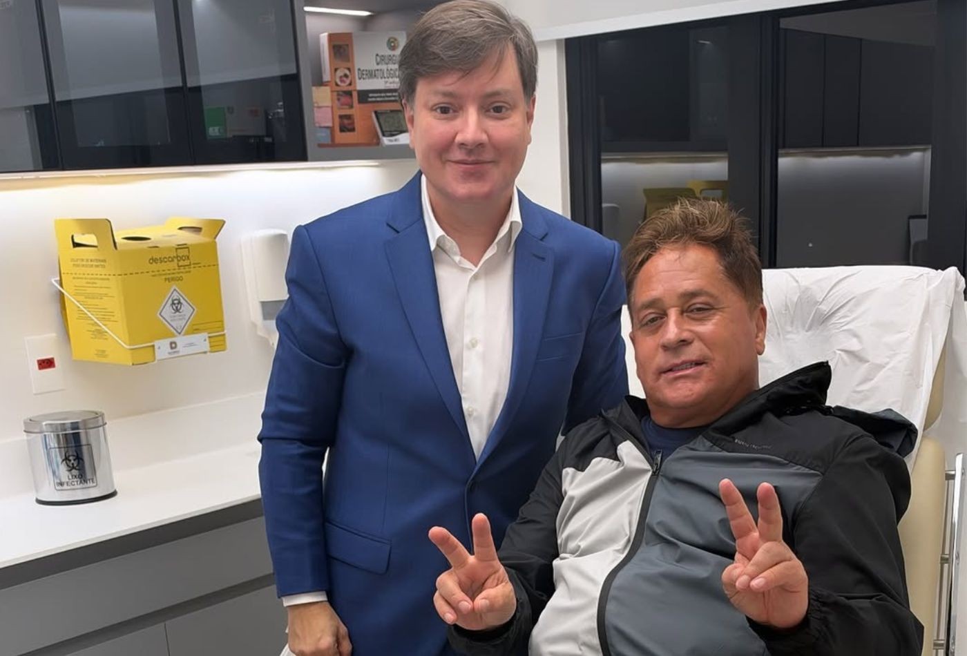 Poliana Rocha mostra Leonardo fazendo procedimentos estéticos com médico de Virginia: 'Se cuidando'