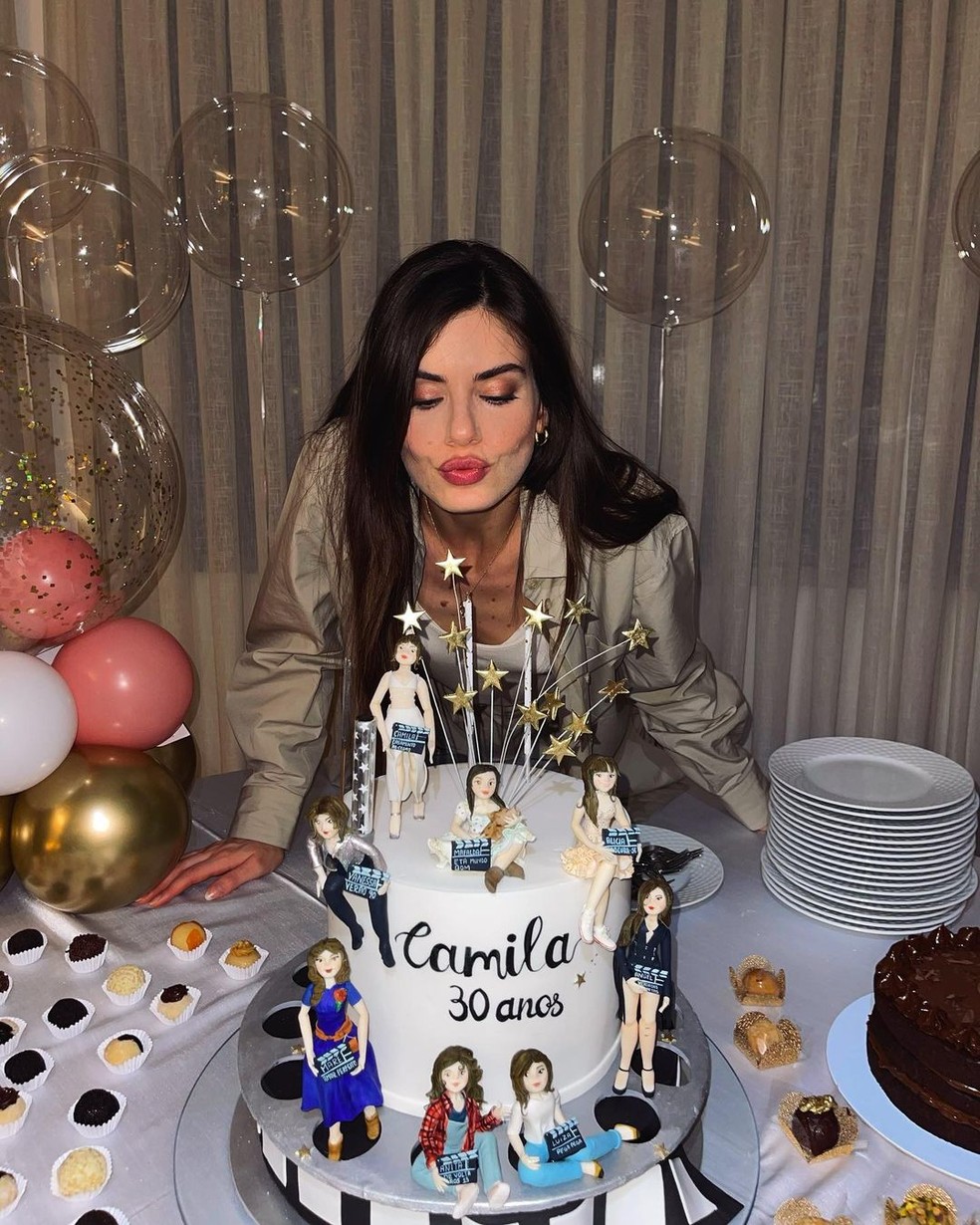 Camila Queiroz em primeira festinha dos 30 anos — Foto: Reprodução / Instagram