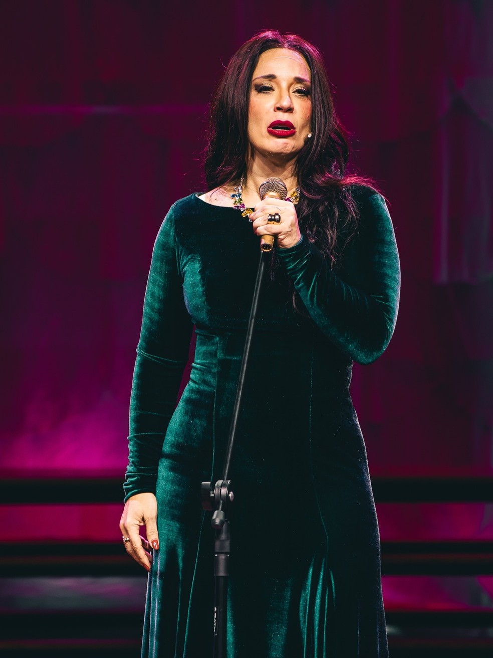 Helga Nemeczyk  como Fafá de Belém em musical — Foto: Reprodução/Instagram