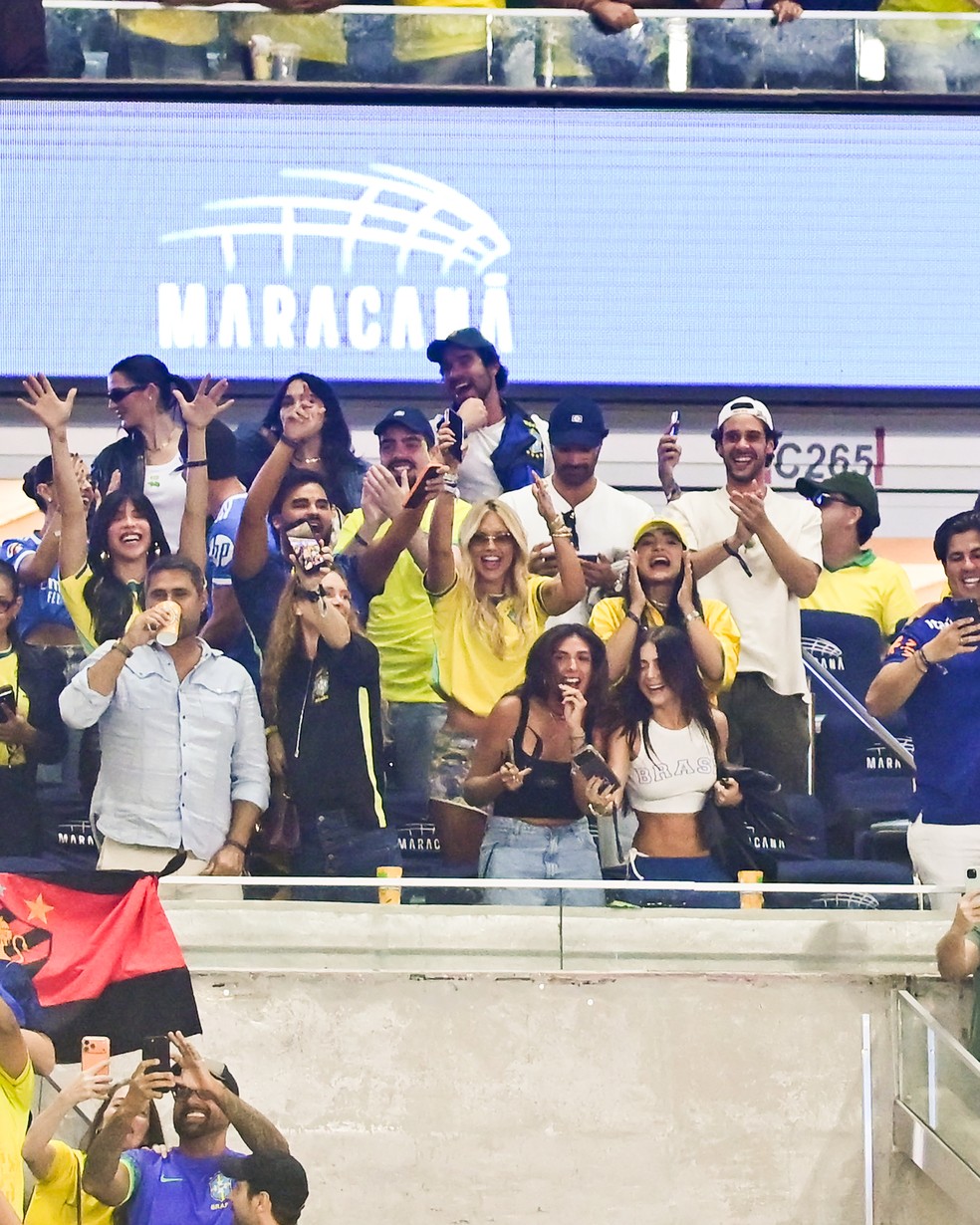 Virginia Fonseca comemora gol de Vini Jr — Foto: Agnews