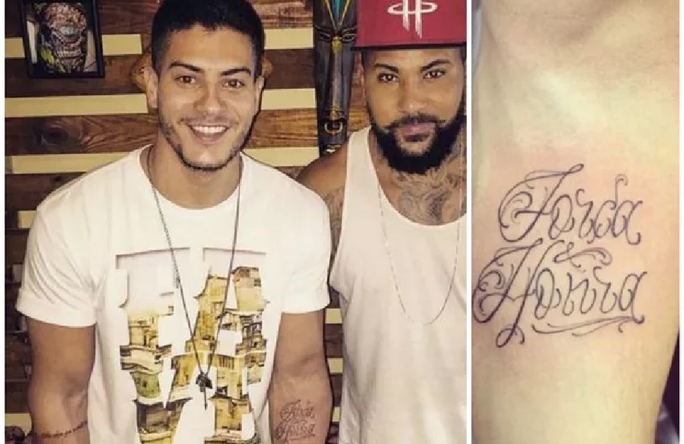 Arthur Aguiar com tatuador após gravar na pele o lema de personagem de 'Malhação - Sonhos' (Globo, 2014) — Foto: Reprodução/Instagram