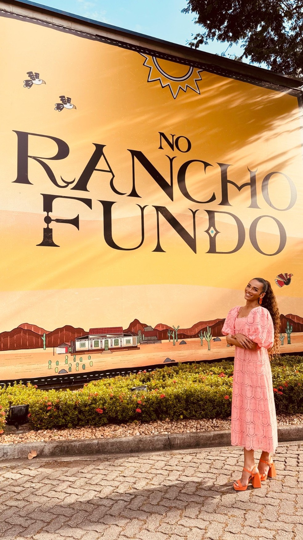 Isis Broken em dia de gravação da novela 'No Rancho Fundo' — Foto: Divulgação