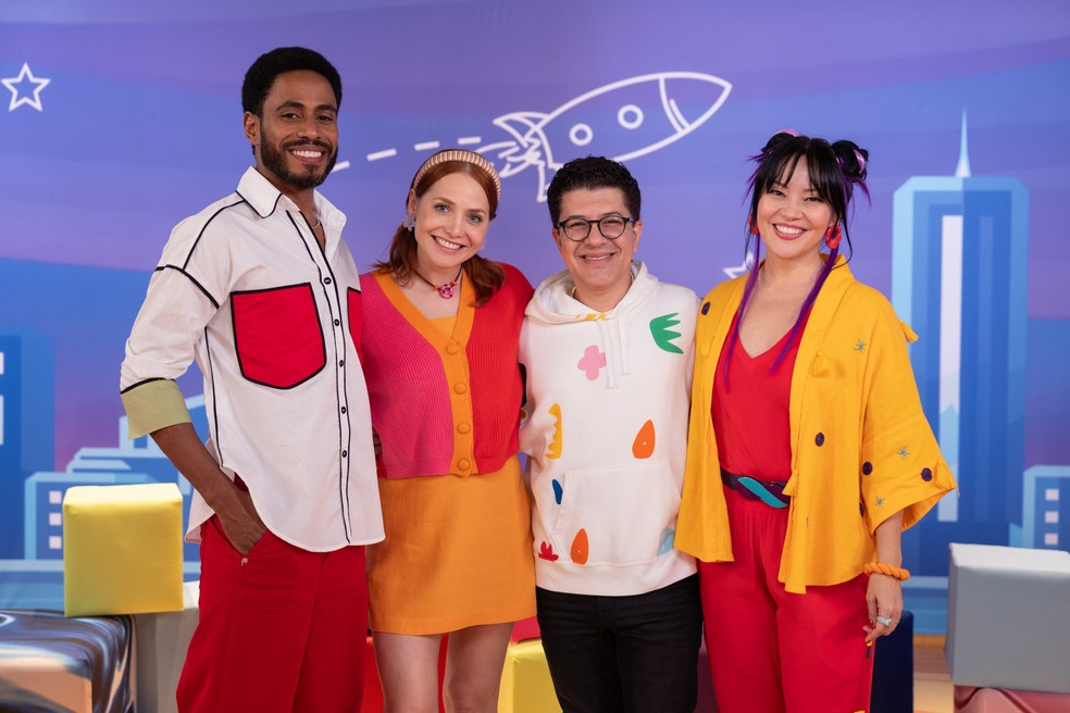 Ícaro Silva, Letícia Colin, Paulo Mathias Jr., e Geovanna Tominaga participam de edição especial do infantil 'TV Globinho' — Foto: Angélica Goudinho/TV Globo