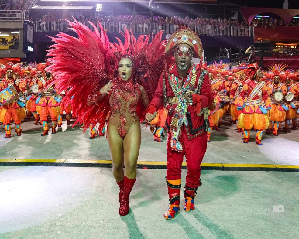 Maria Mariá e Luiz Alberto Lolo, rainha e mestre de bateria da Imperatriz Leopoldinense, campeã do Carnaval 2023 — Foto: Luana Takeushy