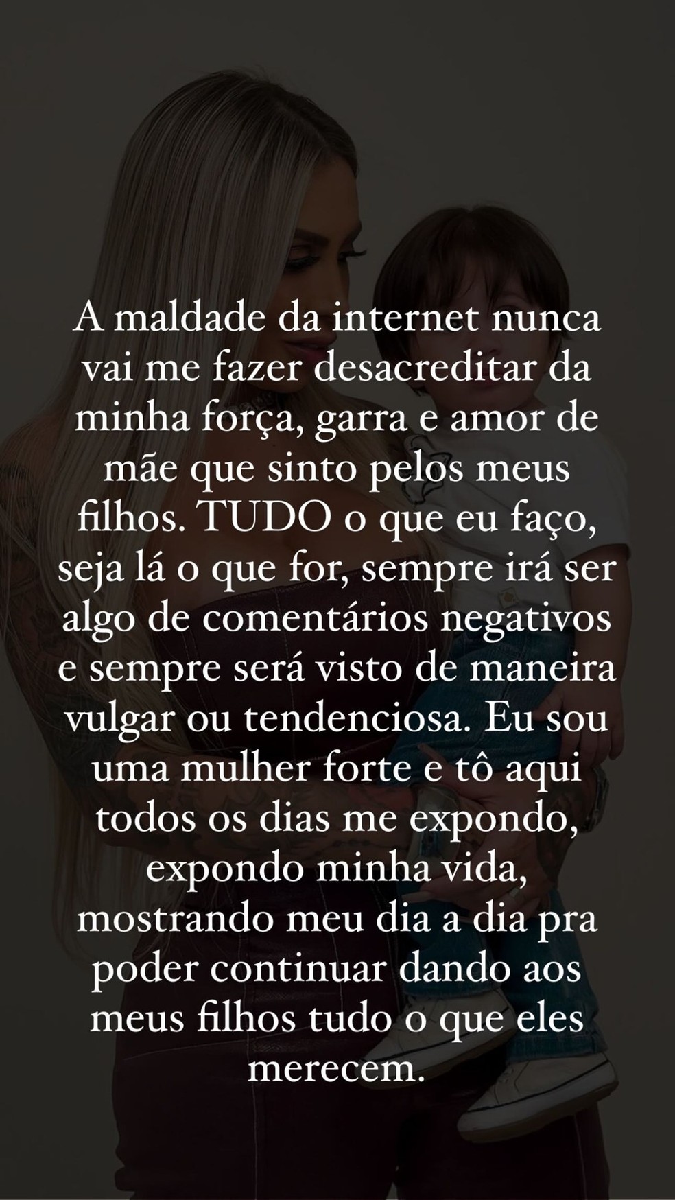 Juju Ferrari se pronuncia após ser acusada de expor os filhos na internet