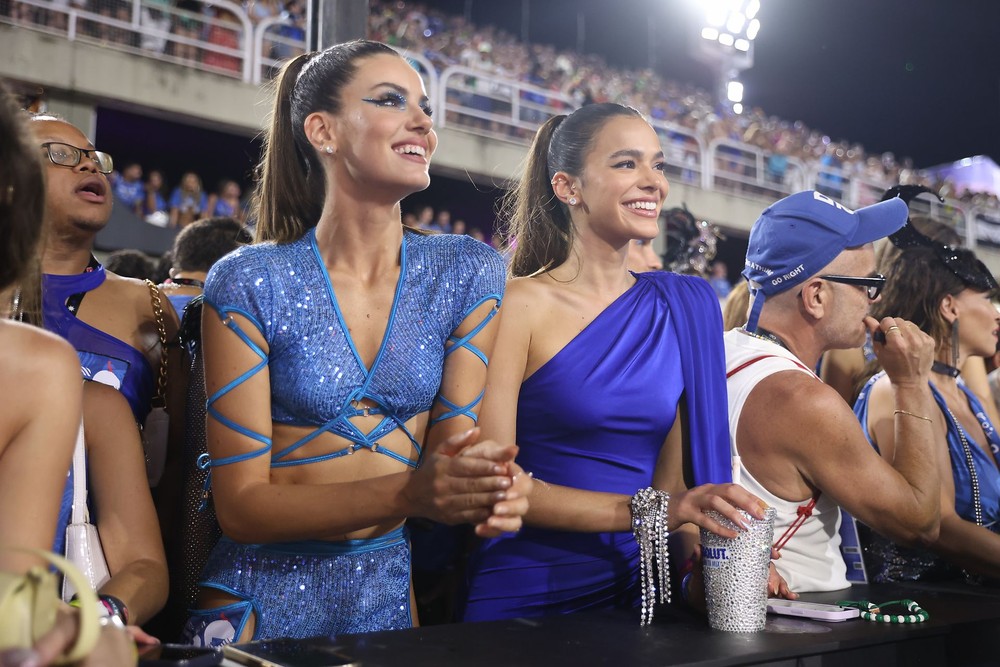 Bruna Marquezine, Camila Queiroz, Juliana Paes e Suzana Pires caem na ...