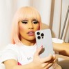 Nicki Minaj usa 'disfarce' em primeira aparição após ser detida