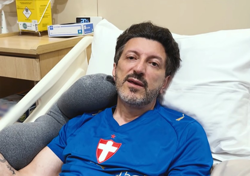 Lito Sousa revela fator decisivo que convenceu farmacêutica a analisar seu caso de saúde - QTU Questões do Universo