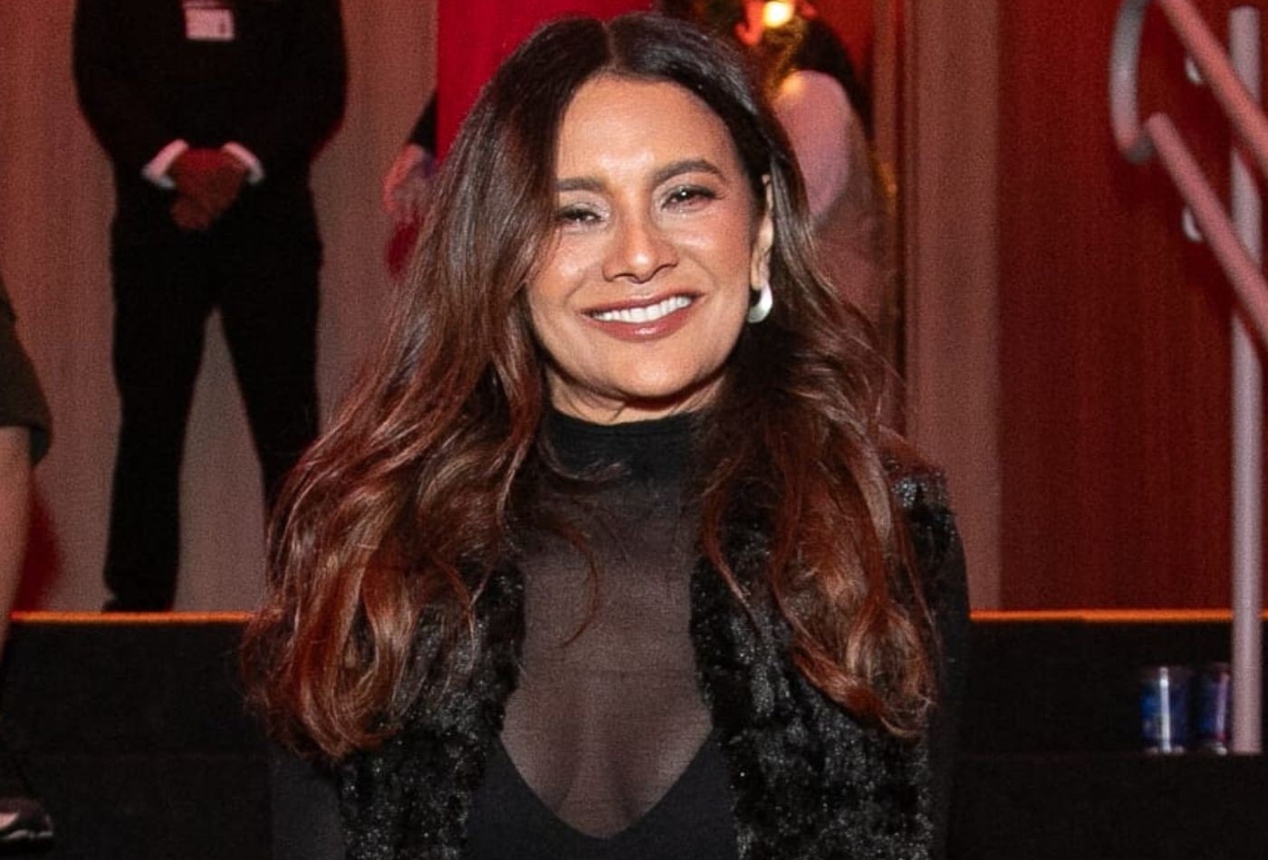 Dira Paes revela relação afetiva com músicas de Elton John: 'Playlist da vida' - Foto