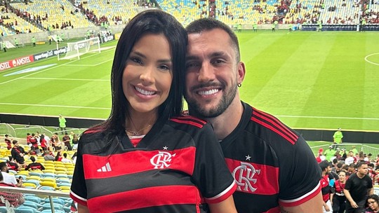 Ivy Moraes e Arthur Picoli usam camisas do Flamengo personalizadas pro casal; entenda