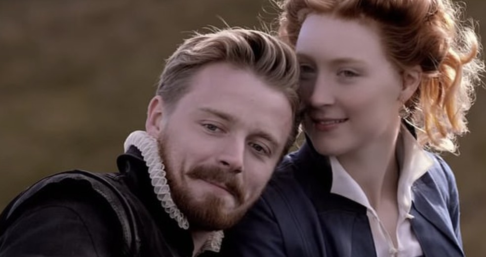 Saoirse Ronan e Jack Lowden em 'Maria, Rainha dos Escoceses', filme de 2018 — Foto: IMDb
