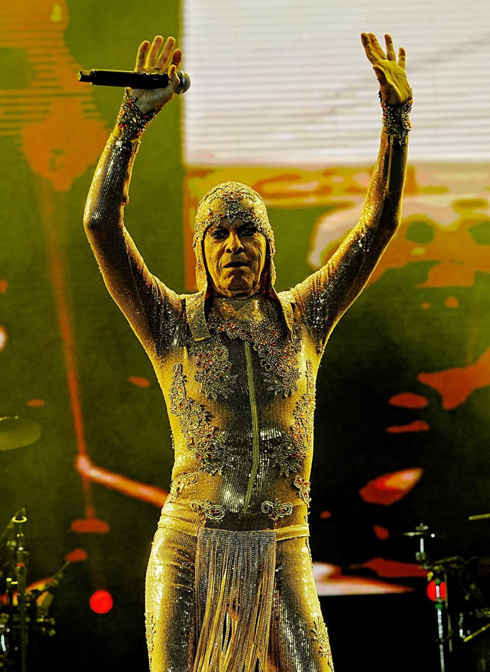Ney Matogrosso brilha com show histórico no Réveillon de Fortaleza