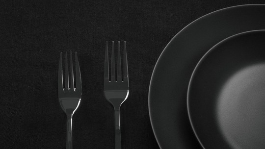 SP ganha espaço de jantar no escuro: o que achamos da experiência