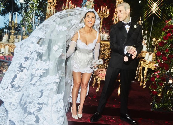 Kourtney Kardashian e Travis Barker se casaram na Itália