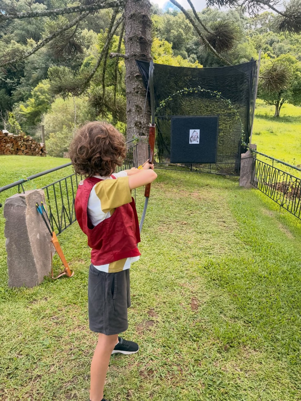 Lucas Lima compartilha foto de Theo, filho com Sandy, em post das férias — Foto: Reprodução/Instagram