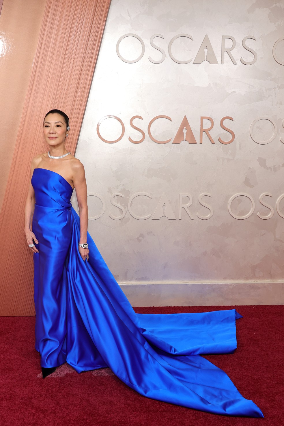 Michelle Yeoh no Oscar de 2025, usando Balenciaga — Foto: Getty