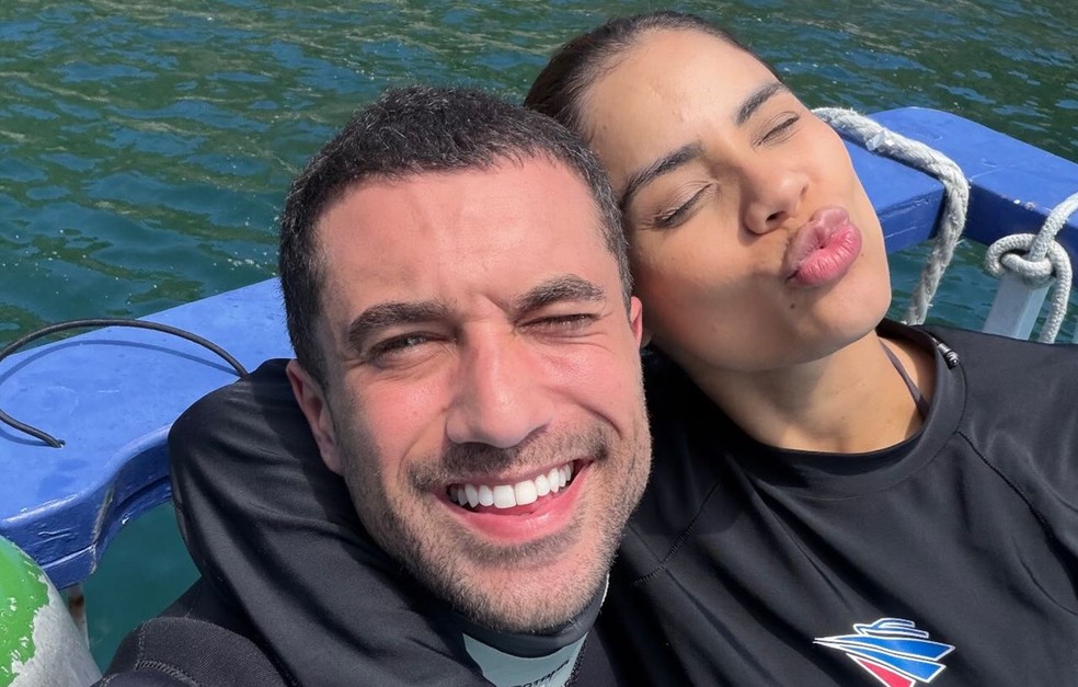 Ricardo Vianna abre álbum de momentos de descanso com Lexa em Arraial ...