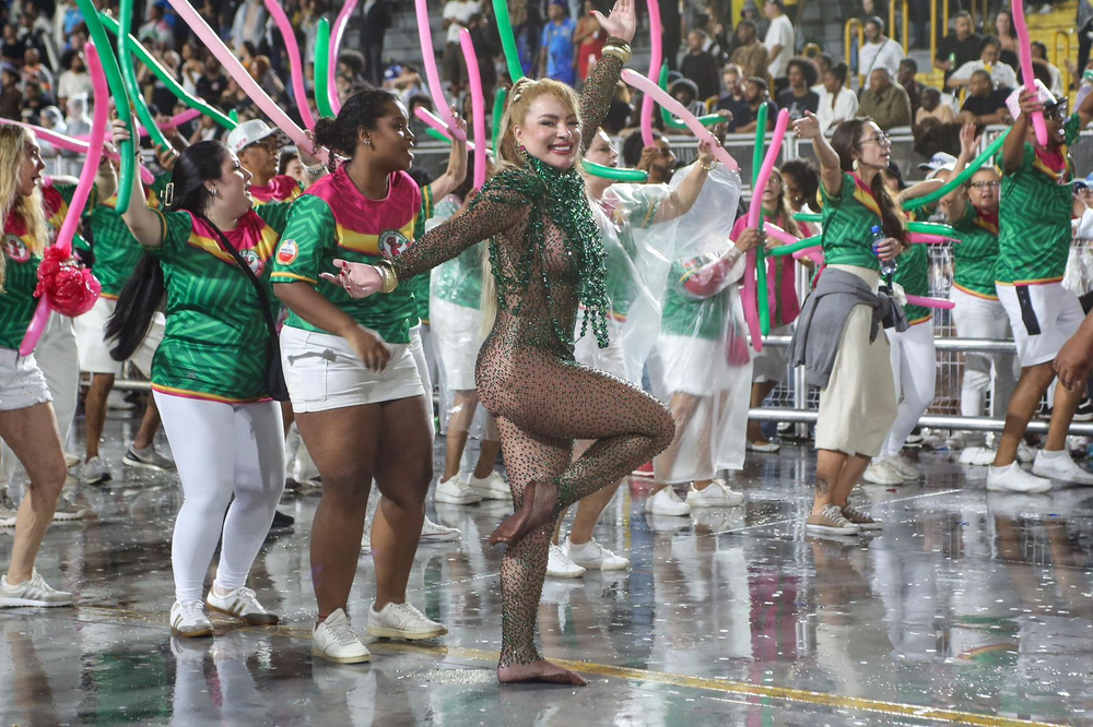 Musa da Barroca diz que só banho a ouro de sua fantasia custou R$ 20 ...