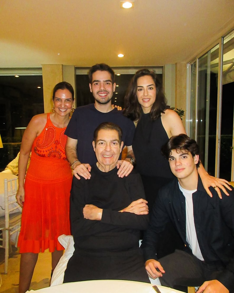 Faustão com a esposa e os filhos — Foto: Reprodução/Instagram