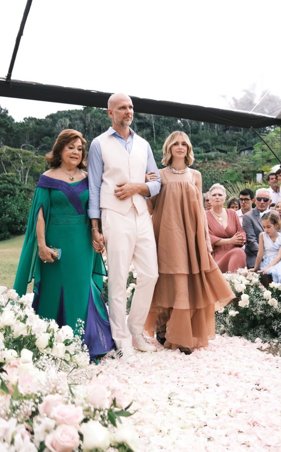 Fernando Scherer, o Xuxa, foi conduzido pela mãe e pela filha Isabela — Foto: Reprodução/Instagram
