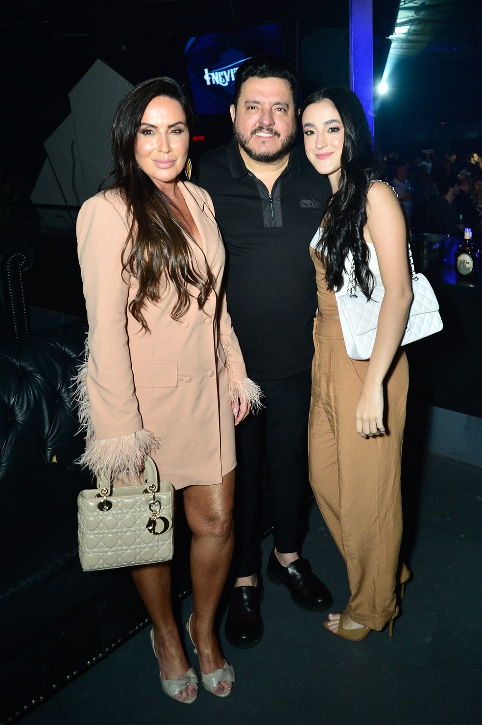 Bruno, da dupla com Marrone, faz aparição rara com esposa e filha para ...