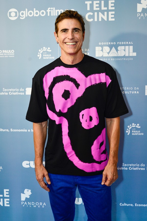 Reynaldo Gianecchini faz crítica em lançamento de filme