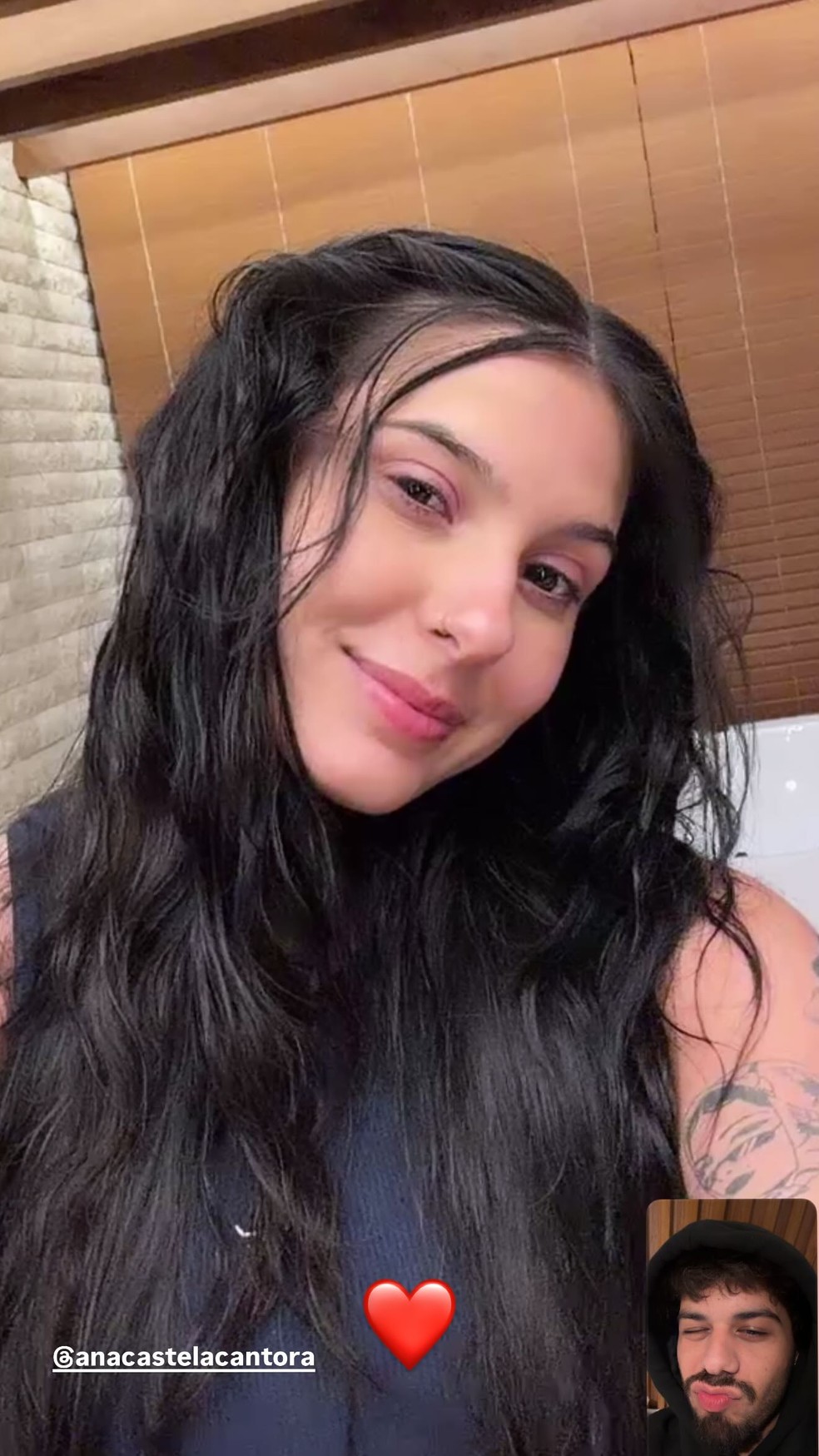 Ana Castela fala com Zé Felipe após show debaixo de temporal — Foto: Reprodução/Instagram
