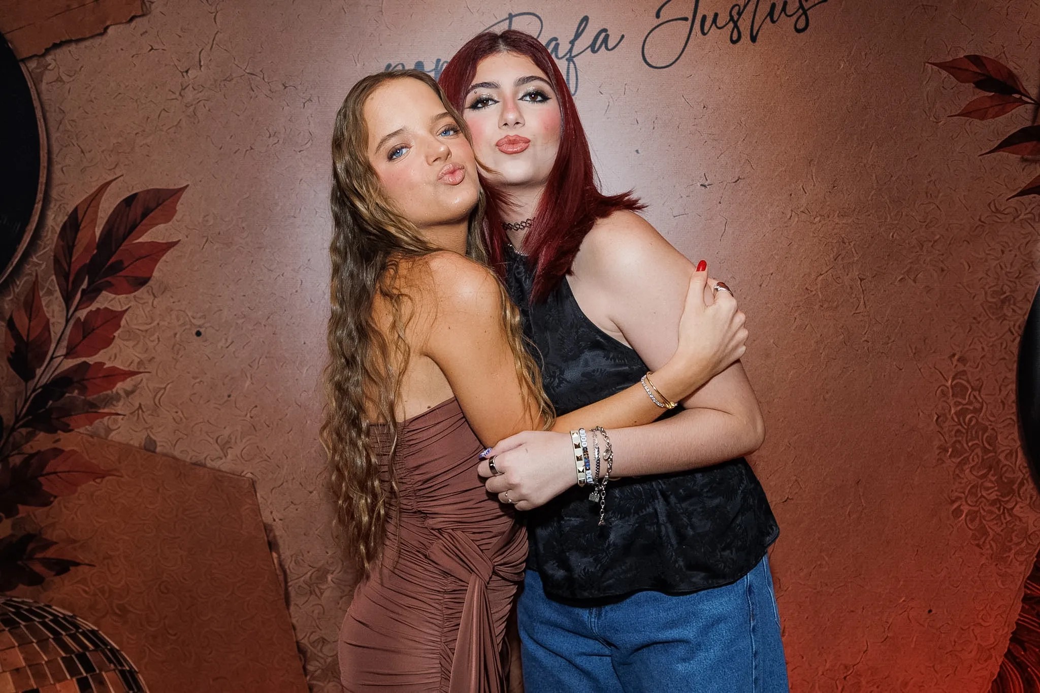 Julia, filha de Mônica Martelli, fala sobre amizade com Rafaella Justus