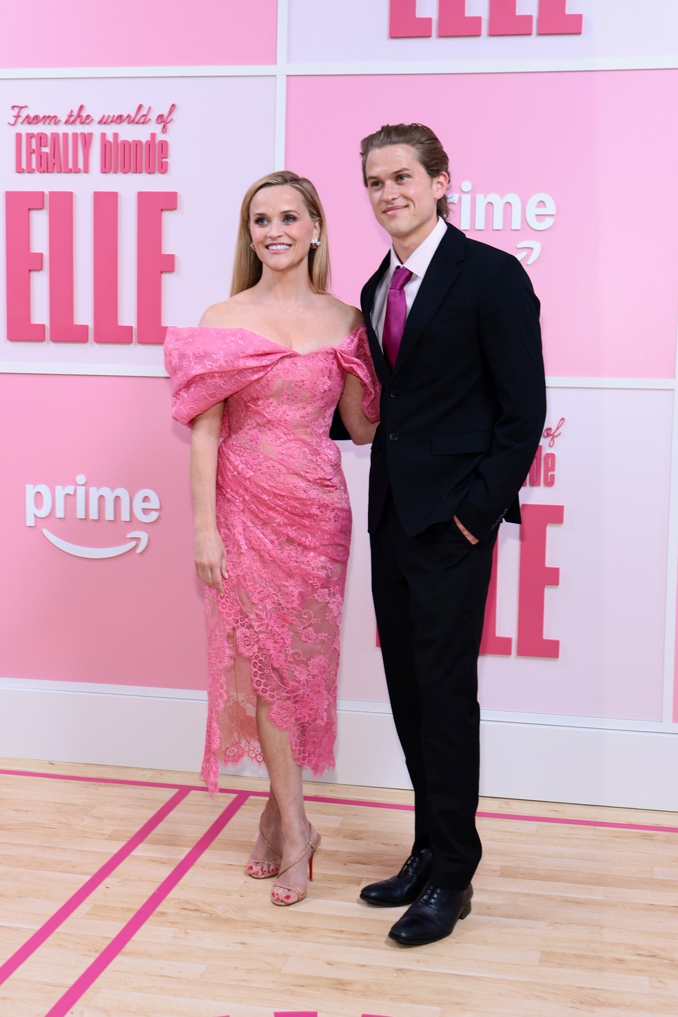 Reese Witherspoon e o filho Deacon Phillippe — Foto: Getty Images