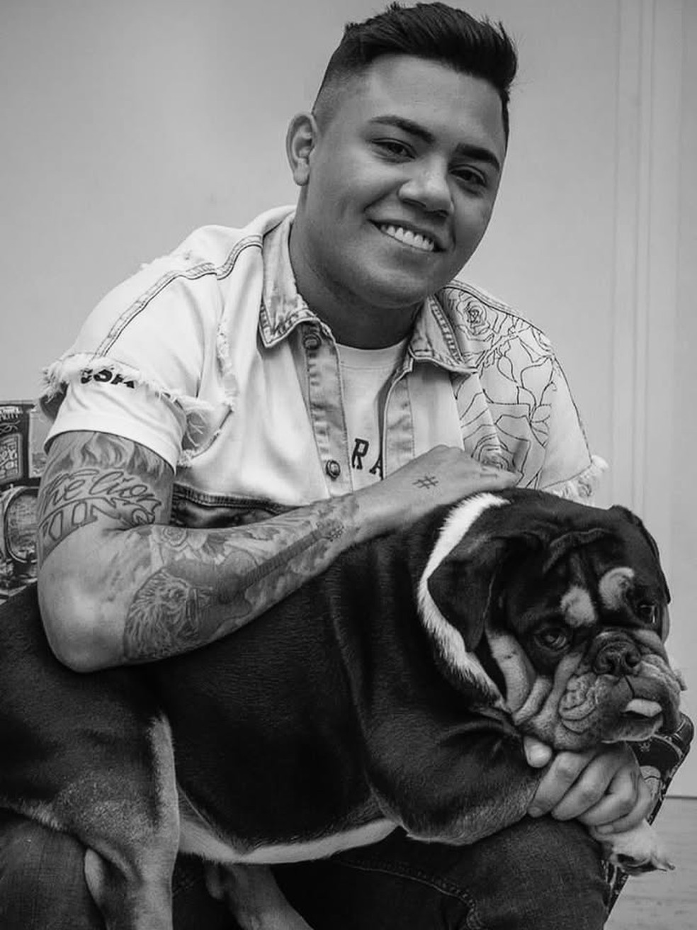 Felipe Araújo lamenta perda de cachorro da família — Foto: Reprodução/Instagram