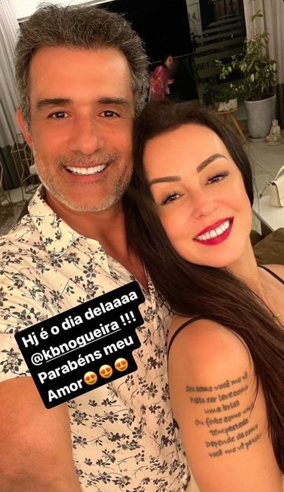 Marcos Pasquim parabenizou a namorada, Karla Nogueira — Foto: Reprodução/Instagram
