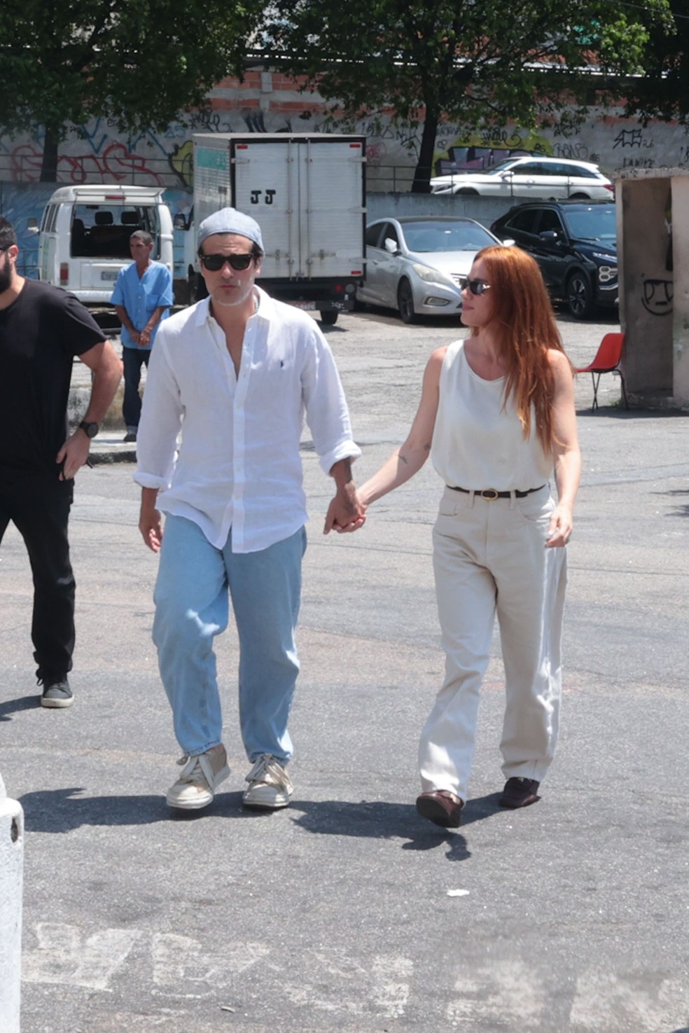 Bruno Gagliasso no velório do pai com Giovanna Ewbank — Foto: Victor Chapetta/BrazilNews