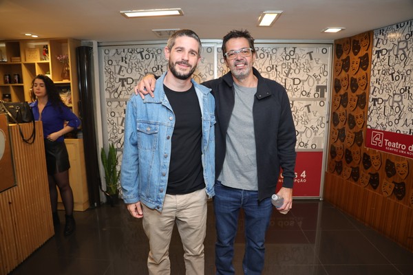 Andréia Sadi e André Rizek fazem aparição rara juntos em estreia de ...