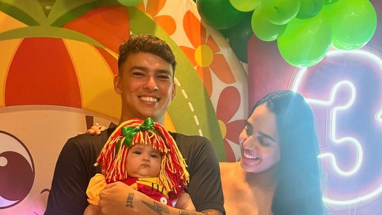 Mirella Santos veste a filha de Emília, do 'Sítio do Pica Pau Amarelo', para terceiro mesversário