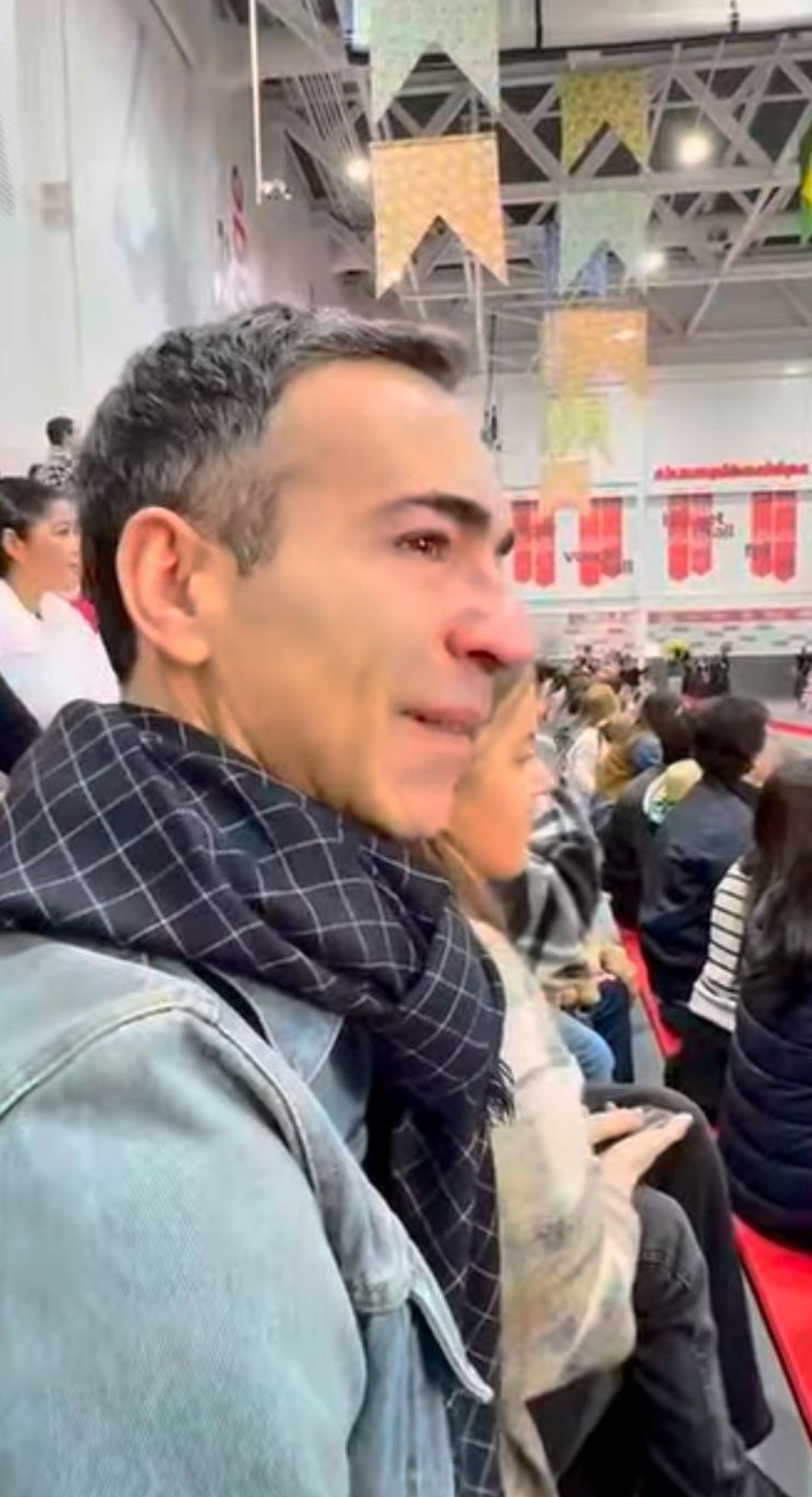 Ticiane Pinheiro mostra Cesar Tralli emocionado em festa junina da filha — Foto: Reprodução/Instagram