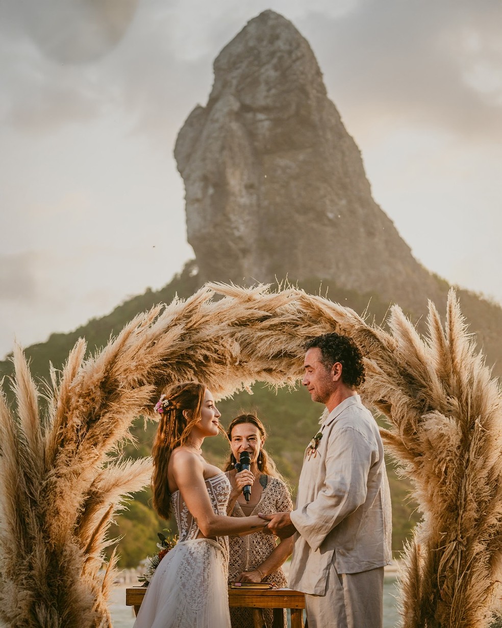 Marco Luque e Jéssica Correia se casam em Fernando de Noronha — Foto: Santiago Salazar