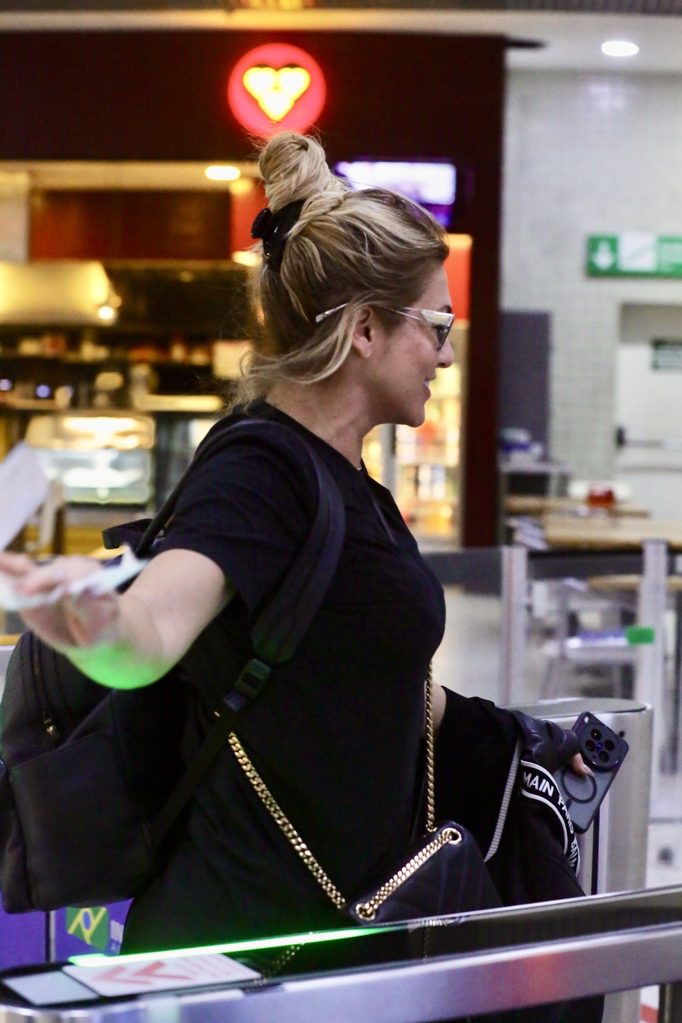 Lívia Andrade no Aeroporto Santos Dumont, no Rio — Foto: Priscila Silva/AgNews