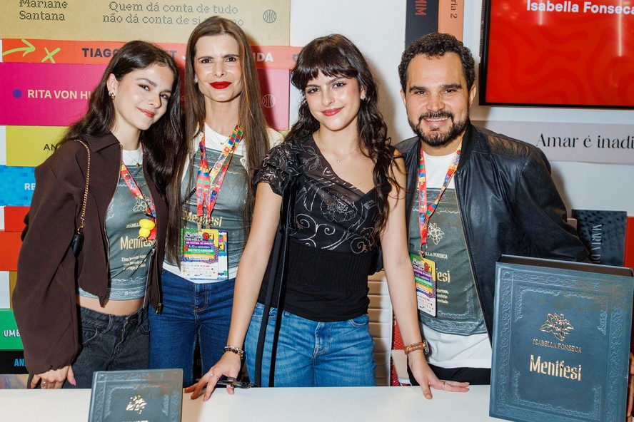 Helena, Flávia, Isabella e Luciano Camargo