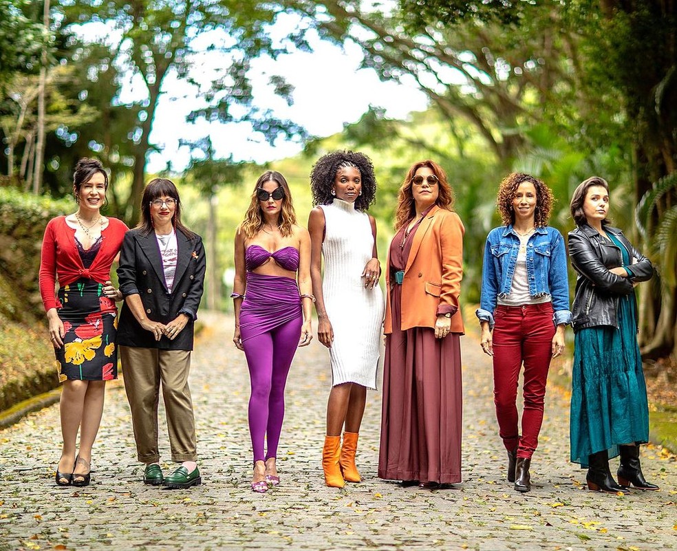 Maria Clara Spinelli, Karine Telles, Deborah Secco, Késia Estácio, Isabel Teixeira, Thalita Carauta e Monica Iozzi tinham feito foto para divulgação de 'Elas por Elas' — Foto: Divulgação / Globo/João Cotta