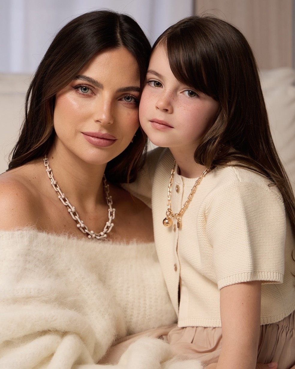 Kelly Piquet posta ensaio com a filha, Penélope — Foto: Reprodução/Instagram