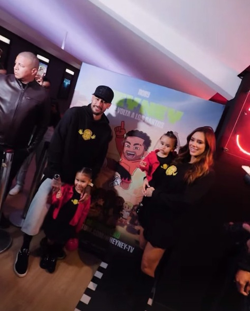 Neymar e Bruna Biancardi com Mavie e Mel — Foto: Reprodução/Instagram