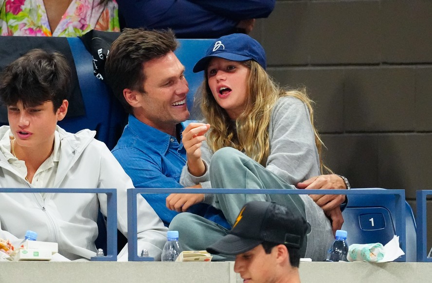 Tom Brady vai com os filhos Vivian e Jack a partida do US Open