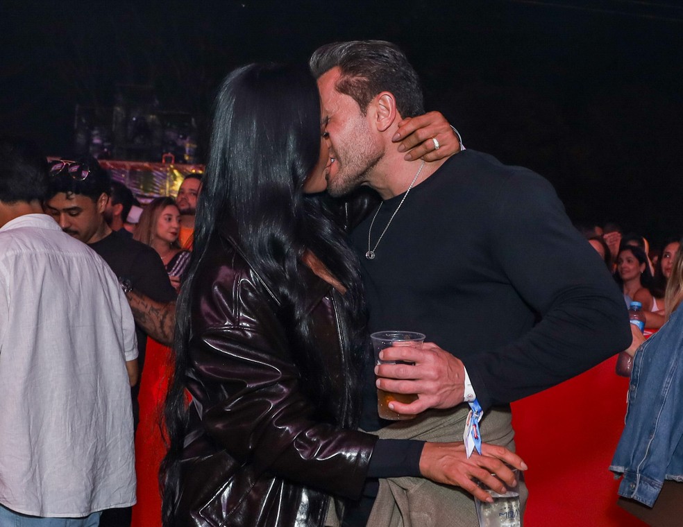 Gracyanne Barbosa e o namorado, Gabriel Cardoso — Foto: Clayton Felizardo/Brazilnews