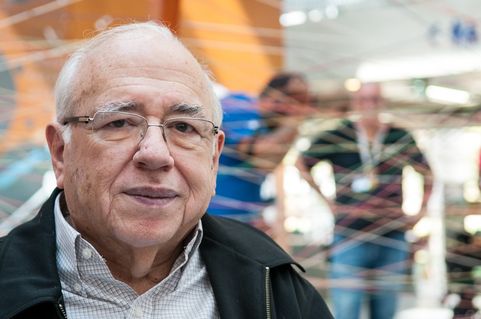 Luis Fernando Verissimo é internado em estado grave em Porto Alegre