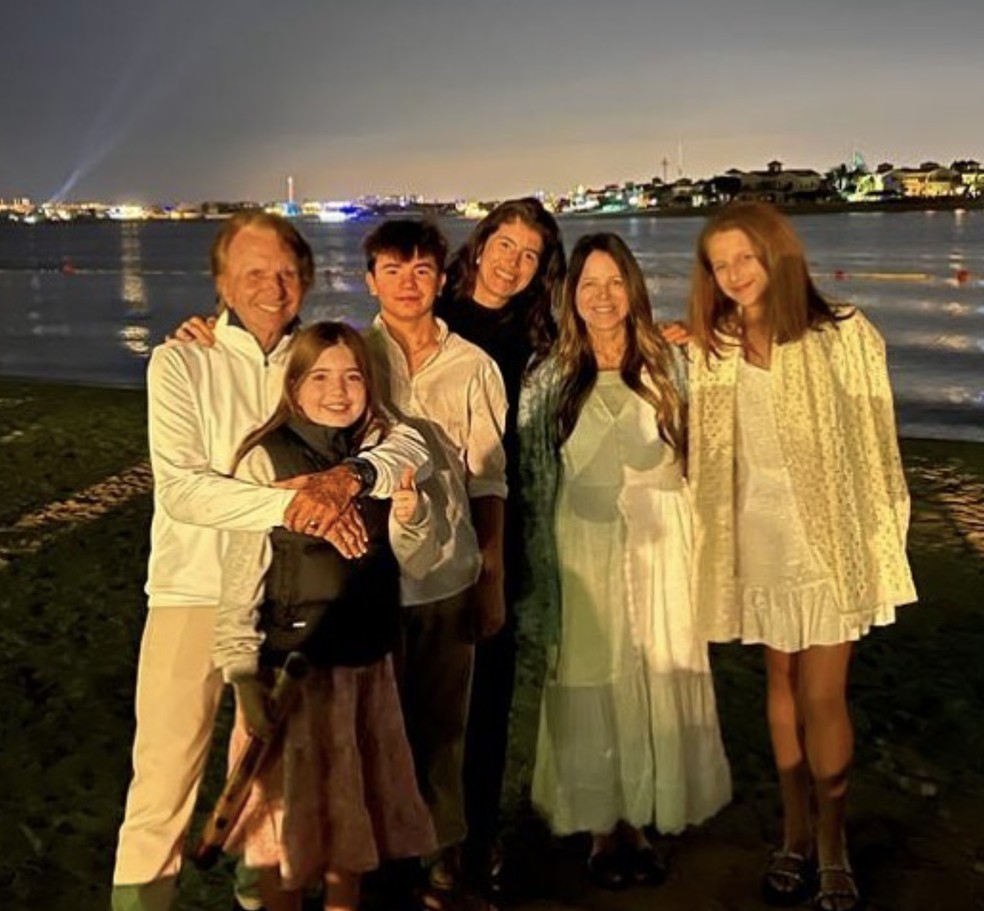 Emerson Fittipaldi e família em Dubai — Foto: Reprodução: Instagram