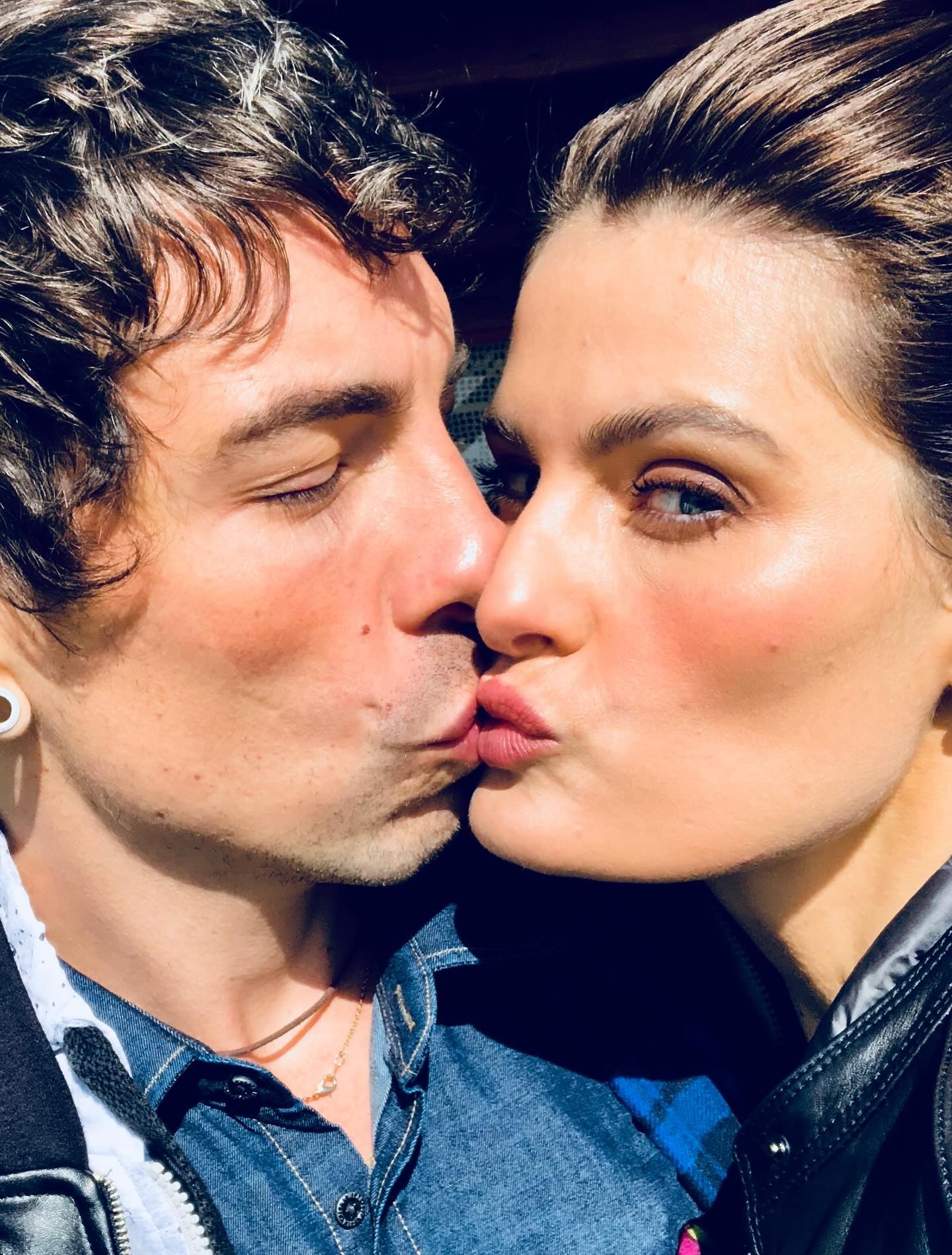 Isabeli Fontana diz que 'quebra traumas' no casamento com Di Ferrero: 'A gente se ajuda' - Foto