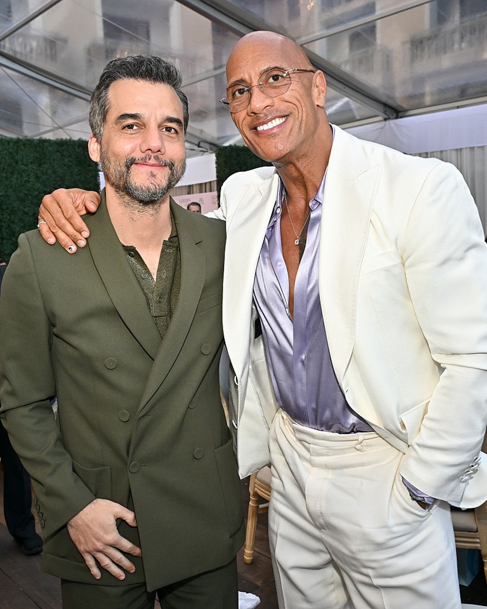 Wagner Moura e The Rock — Foto: Getty Images