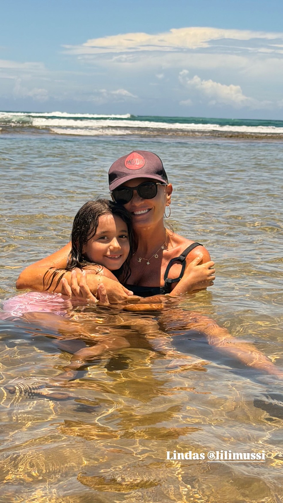Ticiane Pinheiro curte a Bahia com a filha caçula, Manuella — Foto: Reprodução/Instagram